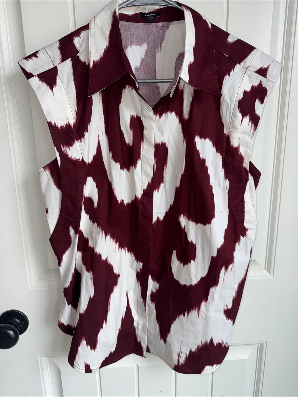 Express Abstract Print Cap Sleeve Button Front Blouse Top size Medium